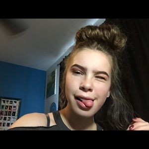 Meet your Posher, Lily